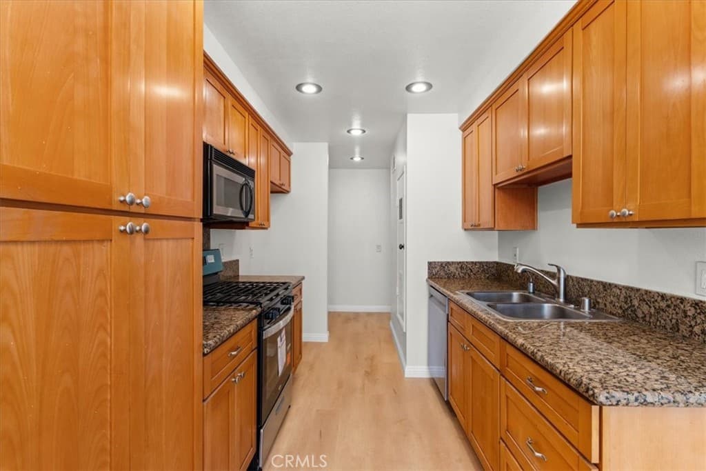 Condo at 2101 E Aroma, West Covina — photo 11 of 12