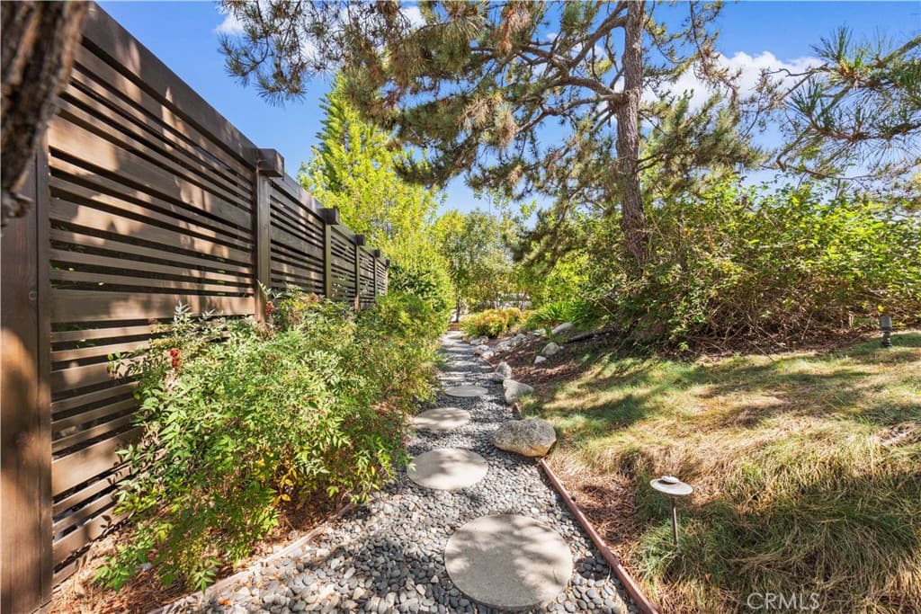 Home at 2275 N La Paz, Claremont — photo 4 of 12