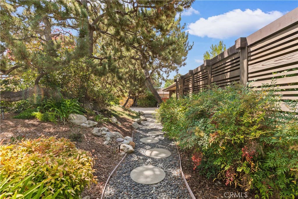 Home at 2275 N La Paz, Claremont — photo 7 of 12