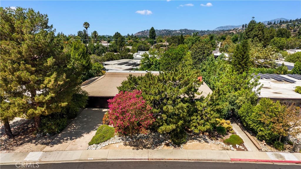 Home at 2275 N La Paz, Claremont — photo 8 of 12