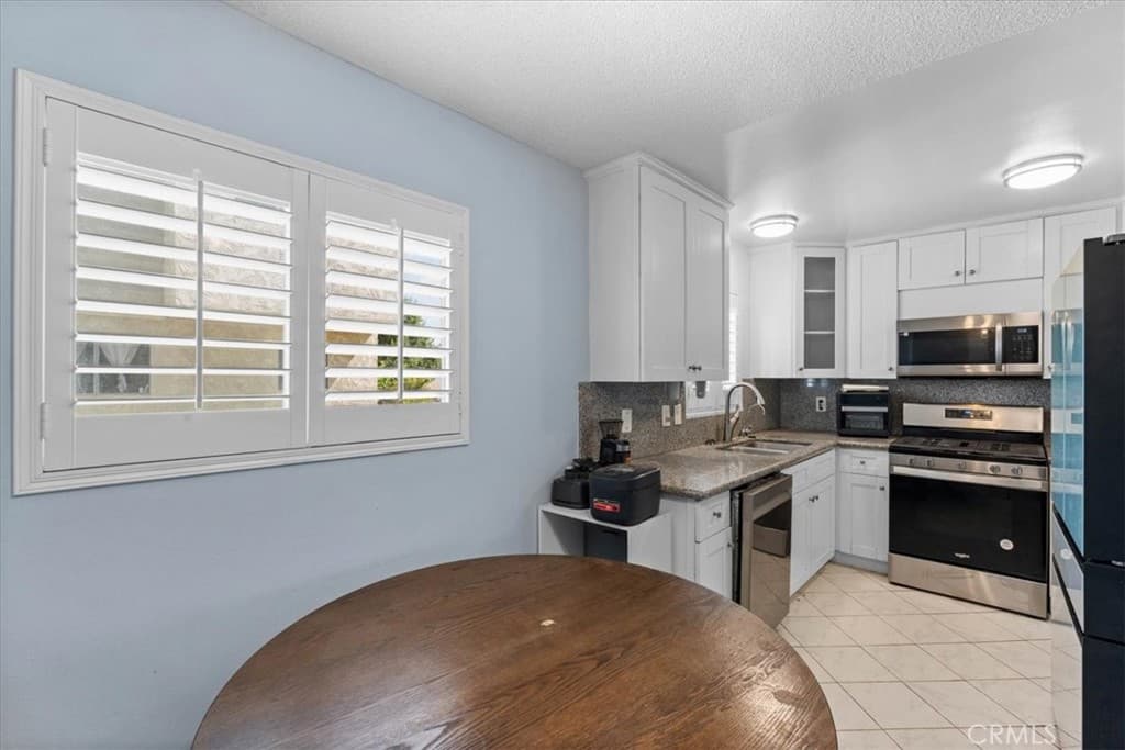 Condo at 4336 Walnut E, Baldwin Park — photo 8 of 12