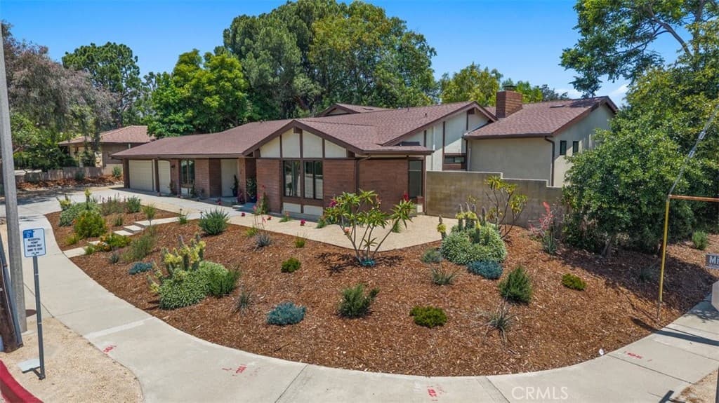 Home at 3310 N Mills Avenue, Claremont — photo 2 of 12