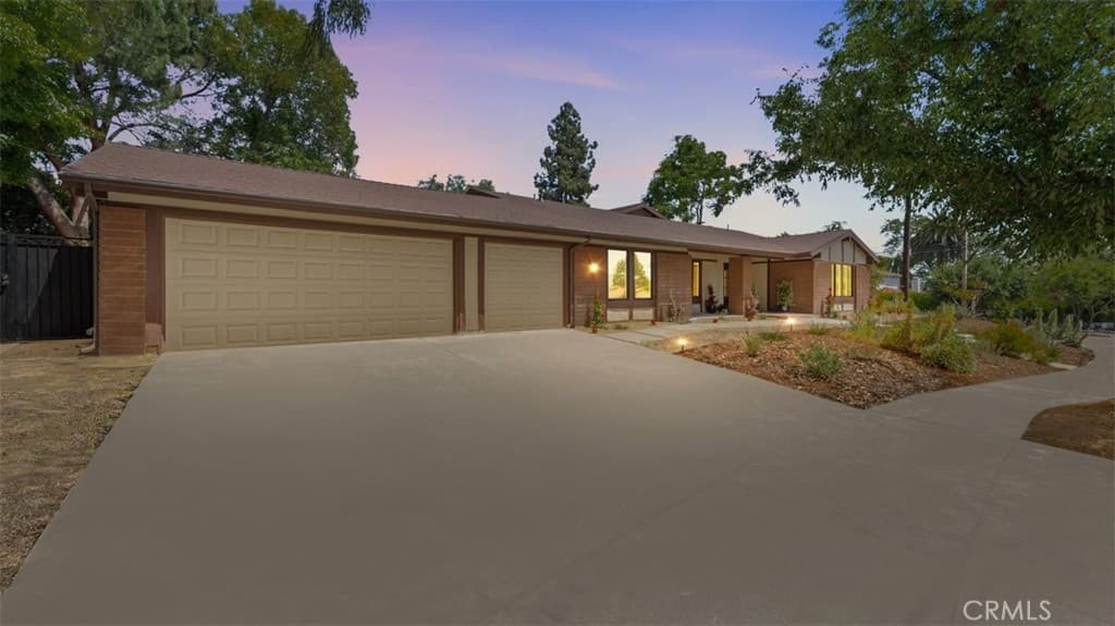 Home at 3310 N Mills Avenue, Claremont — photo 3 of 12