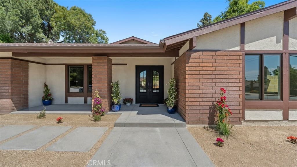 Home at 3310 N Mills Avenue, Claremont — photo 4 of 12