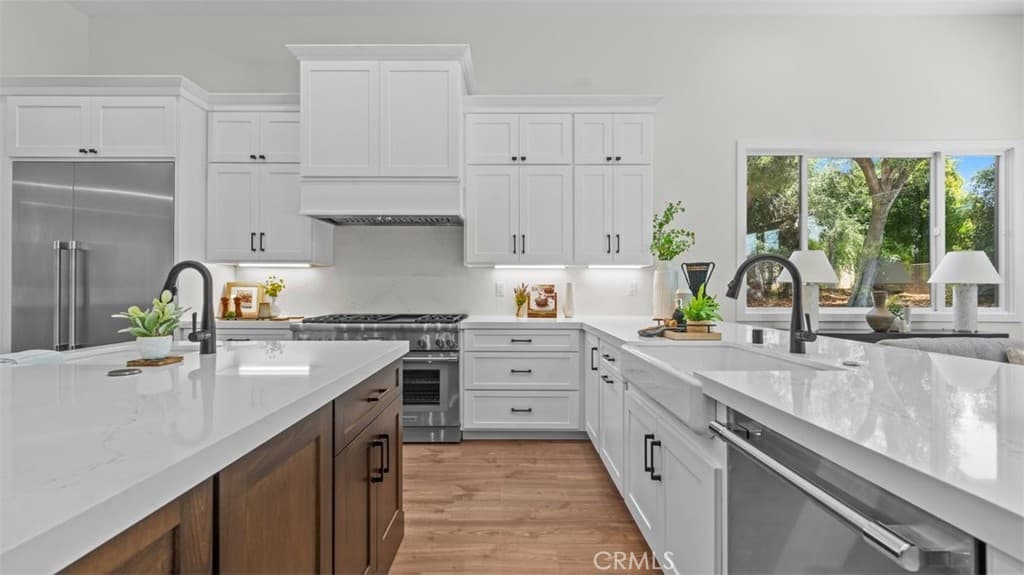 Home at 3310 N Mills Avenue, Claremont — photo 8 of 12