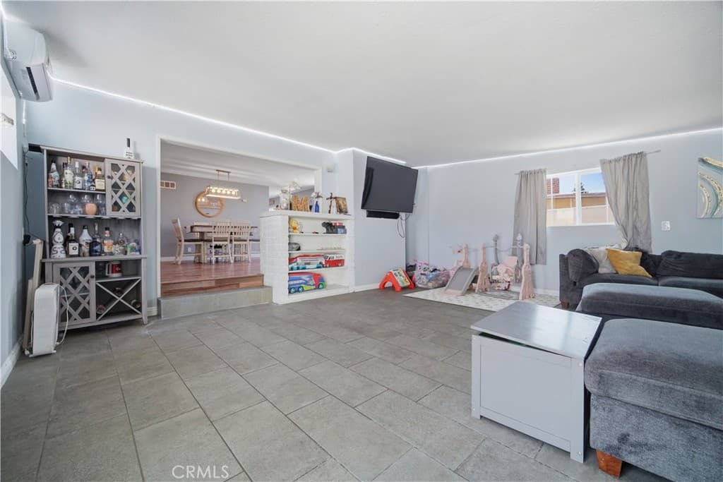 Home at 1853 Garland, Pomona — photo 3 of 12