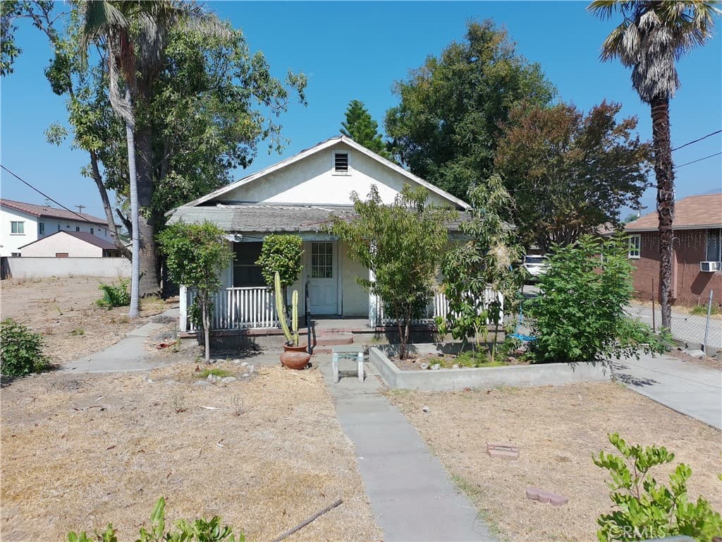 Home at 313 N Pasadena, Azusa — photo 1 of 3