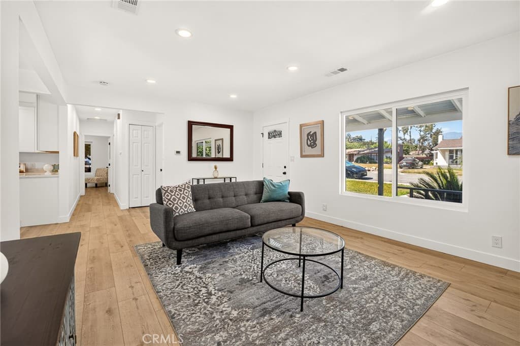 Home at 268 W Willow, Pomona — photo 4 of 12