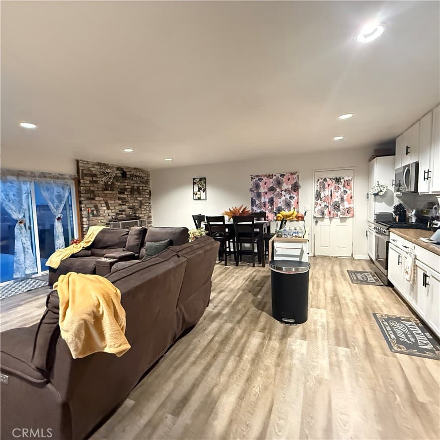 Home at 1277 Essex, Pomona — photo 4 of 12