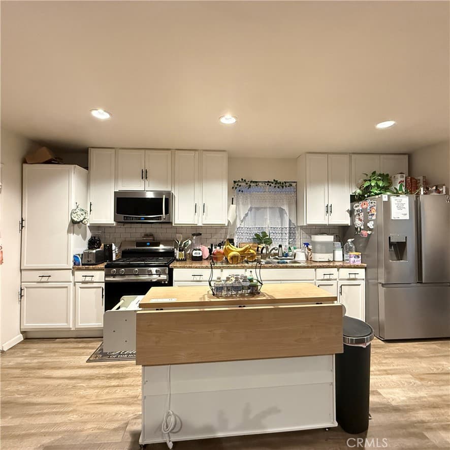 Home at 1277 Essex, Pomona — photo 8 of 12