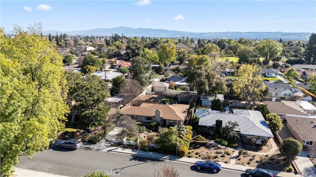 Home at 754 W 9th, Claremont — photo 2 of 12