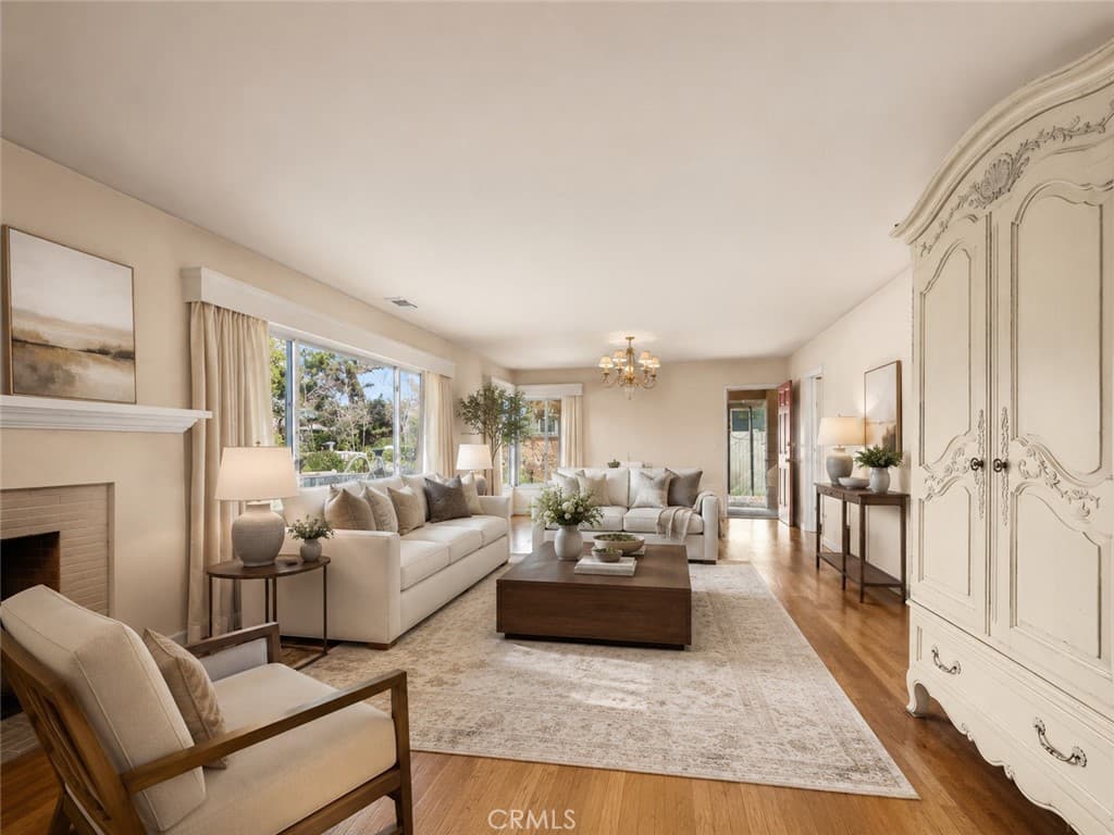 Home at 754 W 9th, Claremont — photo 6 of 12