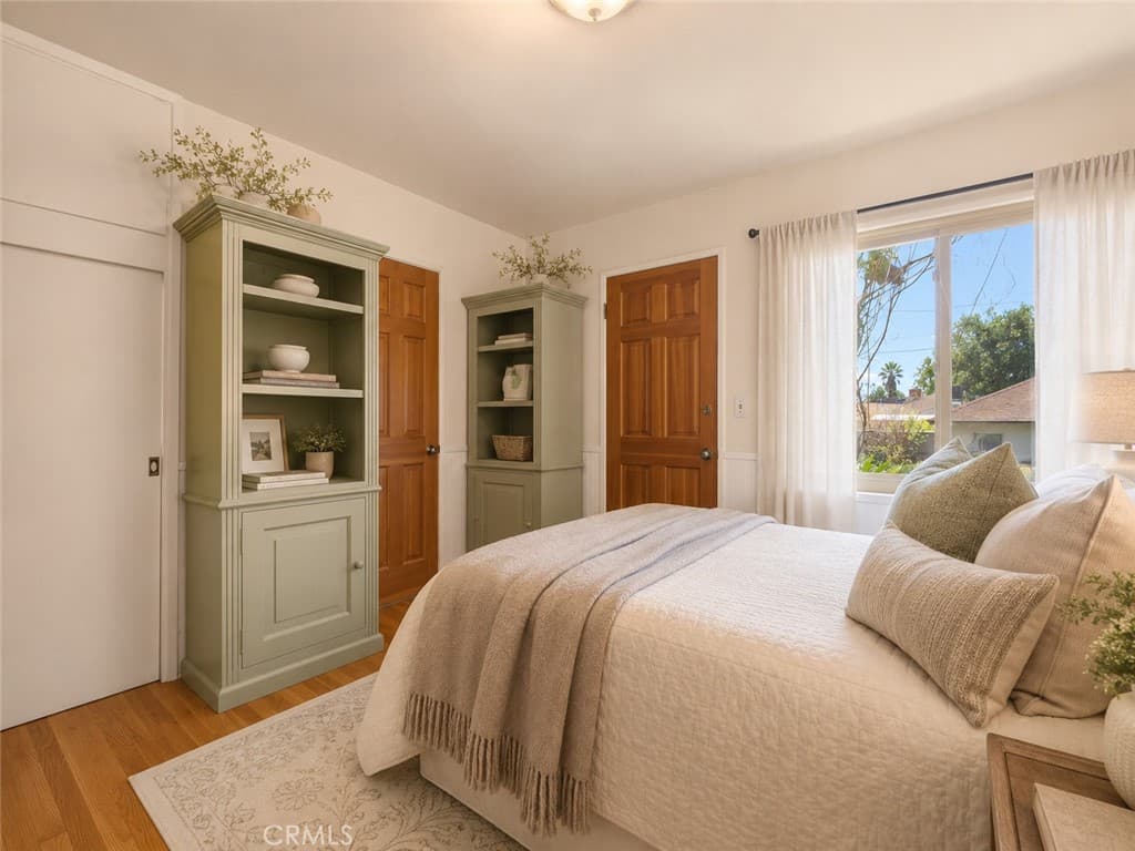 Home at 754 W 9th, Claremont — photo 8 of 12
