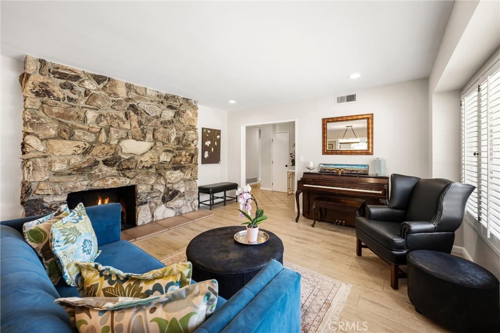 Home at 698 Wellesley, Claremont — photo 5 of 12