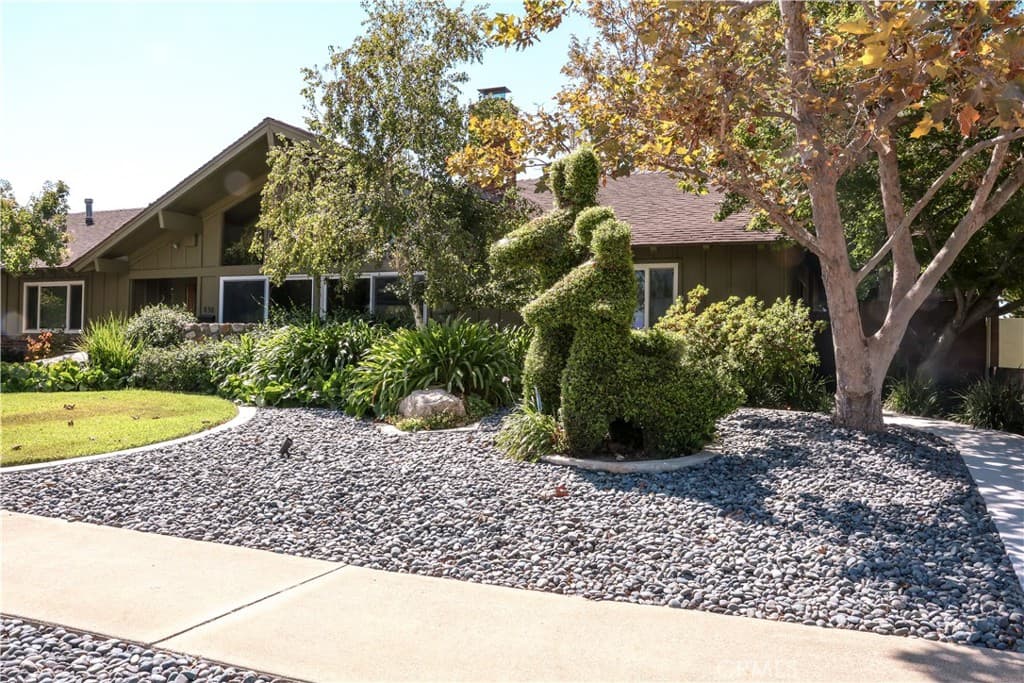 Home at 838 Maryhurst, Claremont — photo 5 of 12