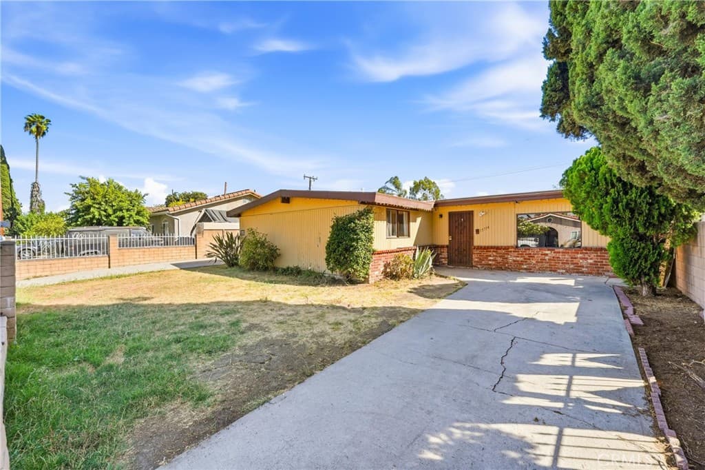 Home at 15714 Marwood Street, La Puente — photo 2 of 12