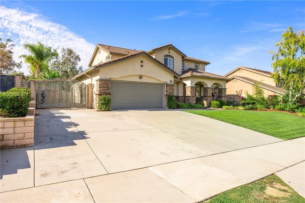 Home at 865 Canterbury, San Dimas — photo 3 of 12