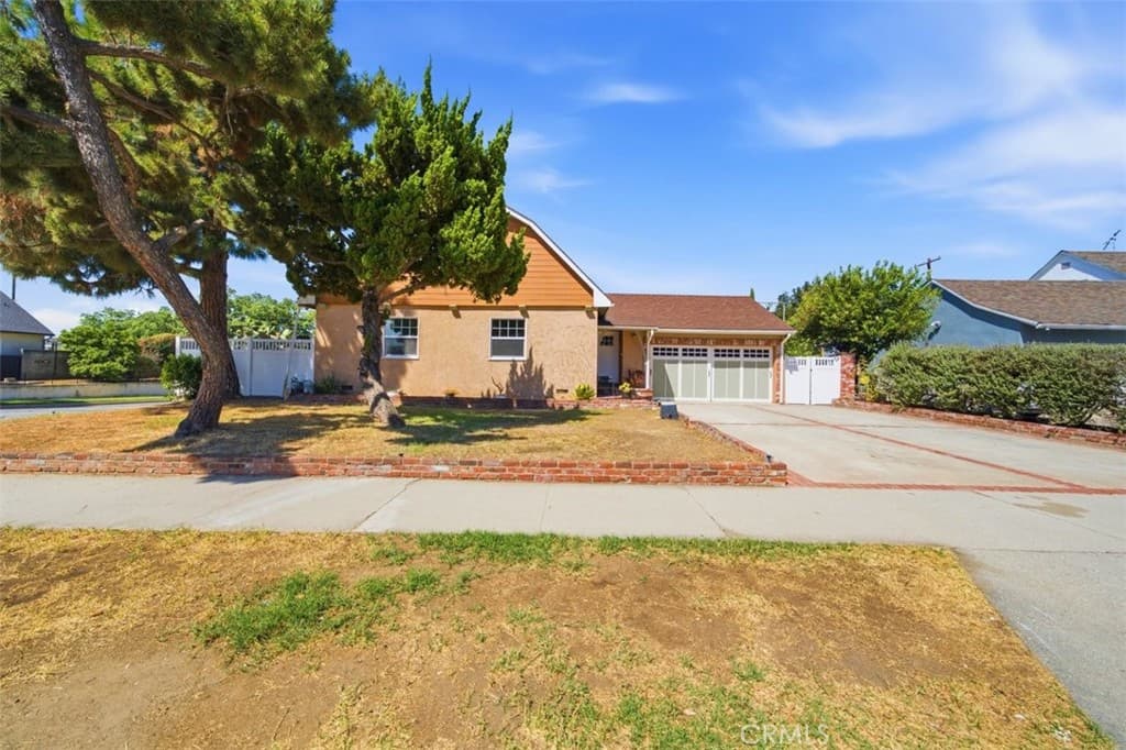 Home at 805 N Lyman Avenue, Covina — photo 3 of 12