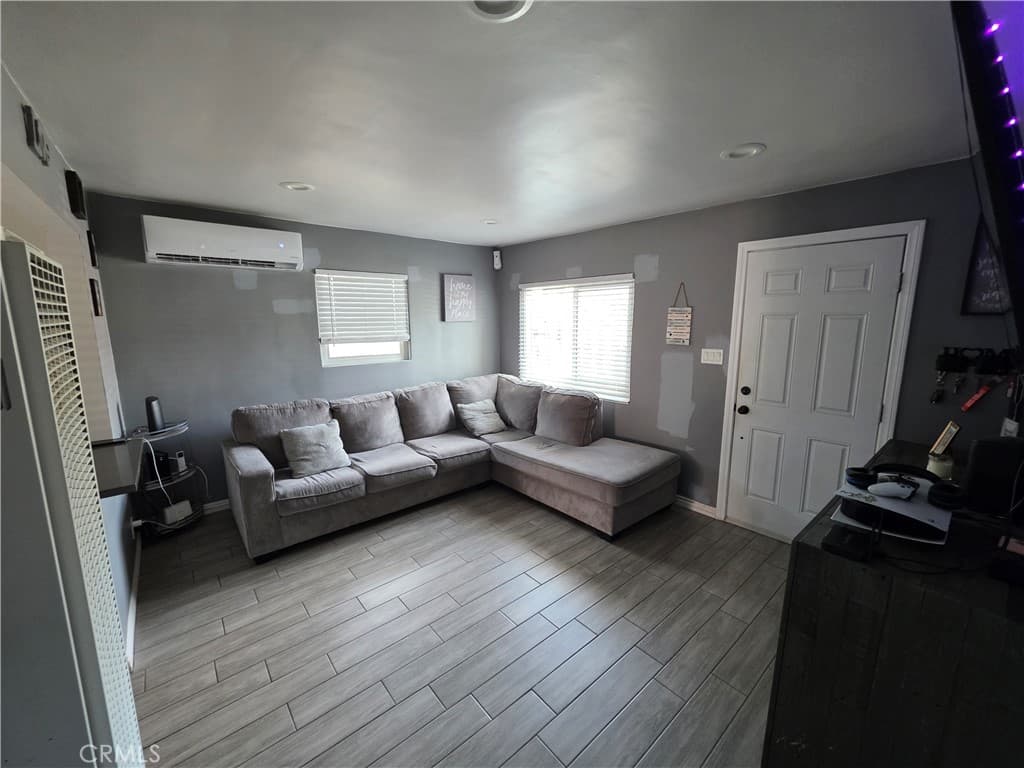 Home at 935 S Main, Pomona — photo 4 of 12