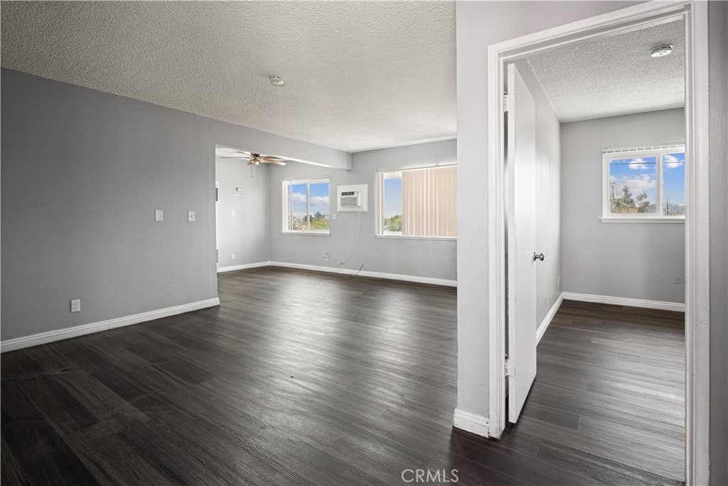 Condo at 2025 Las Vegas 11, Pomona — photo 11 of 12
