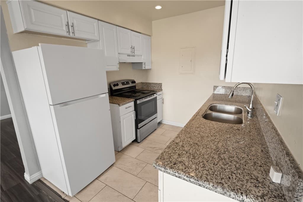 Condo at 2025 Las Vegas 11, Pomona — photo 12 of 12
