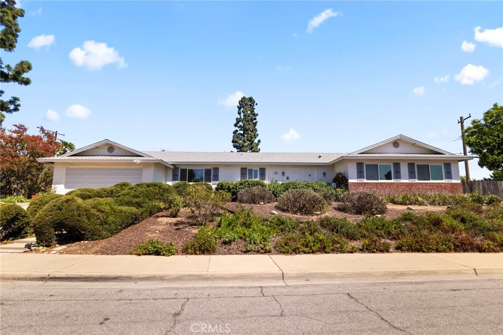 Home at 2306 La Sierra Way, Claremont — photo 3 of 12