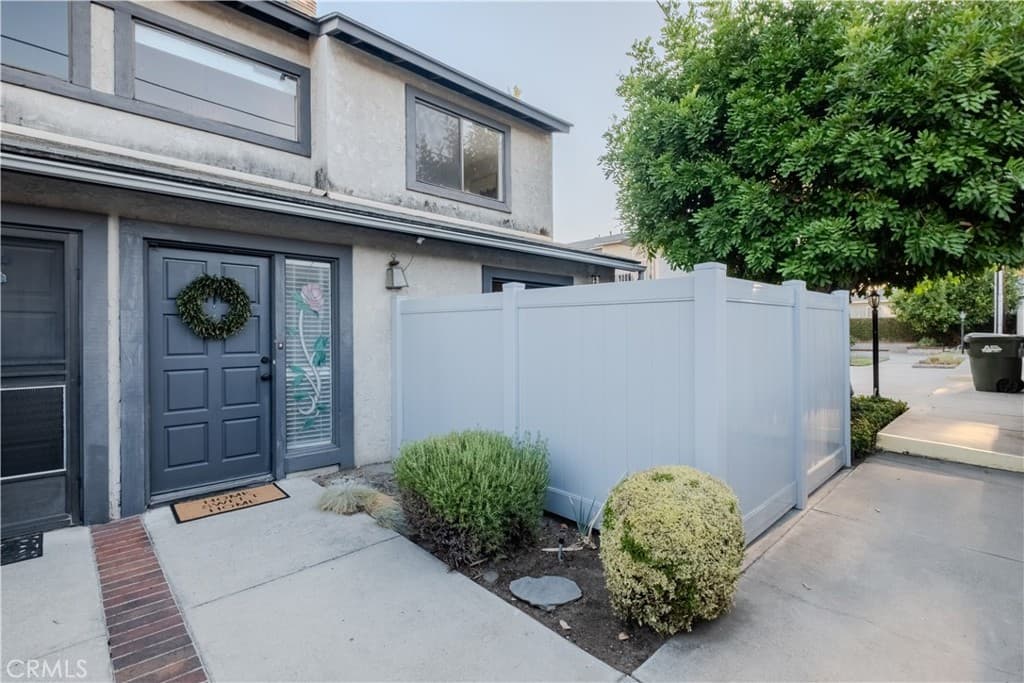 Condo at 615 Monterey Avenue I, Monrovia — photo 1 of 12