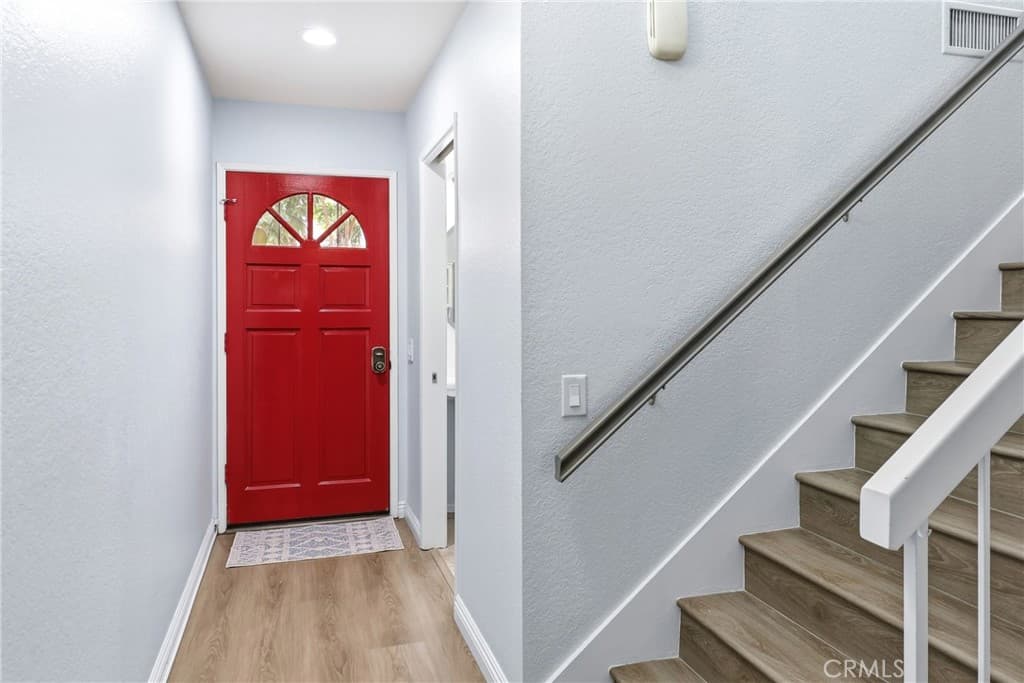 Townhouse at 563 Wayland Court, Claremont — photo 5 of 12