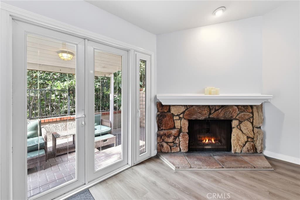 Townhouse at 563 Wayland Court, Claremont — photo 9 of 12