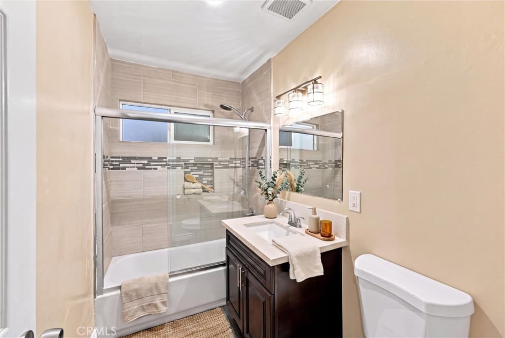 Home at 156 S Shipman, La Puente — photo 11 of 12