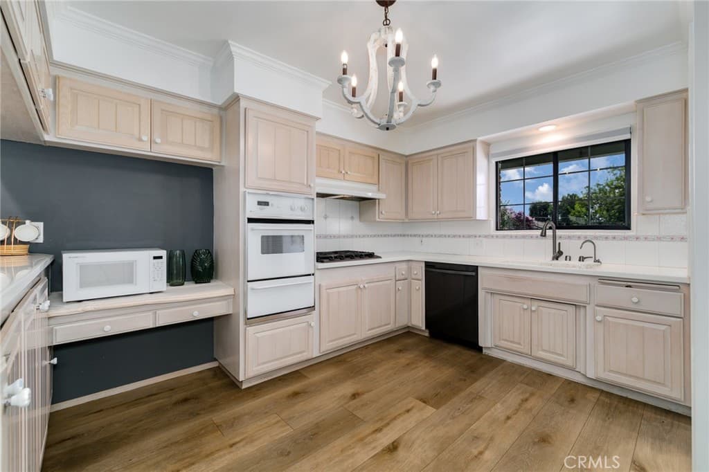 Home at 717 E Laurel Avenue, Glendora — photo 11 of 12