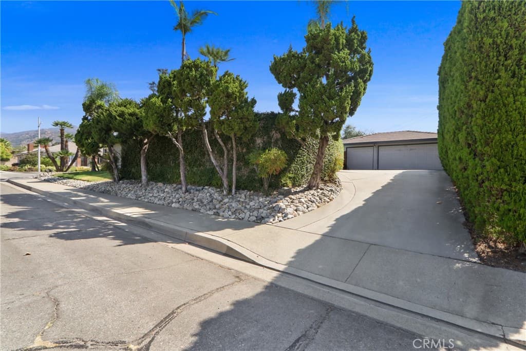 Home at 1414 E Laurel, Glendora — photo 4 of 12