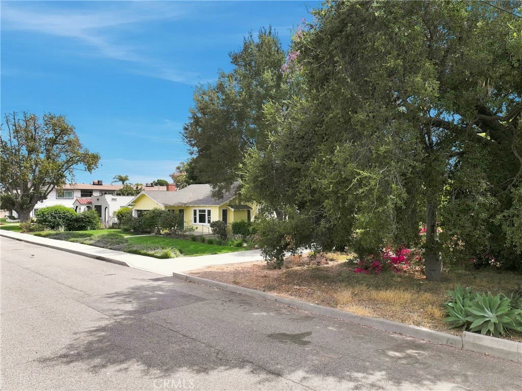 Home at 1436 3rd, La Verne — photo 5 of 12