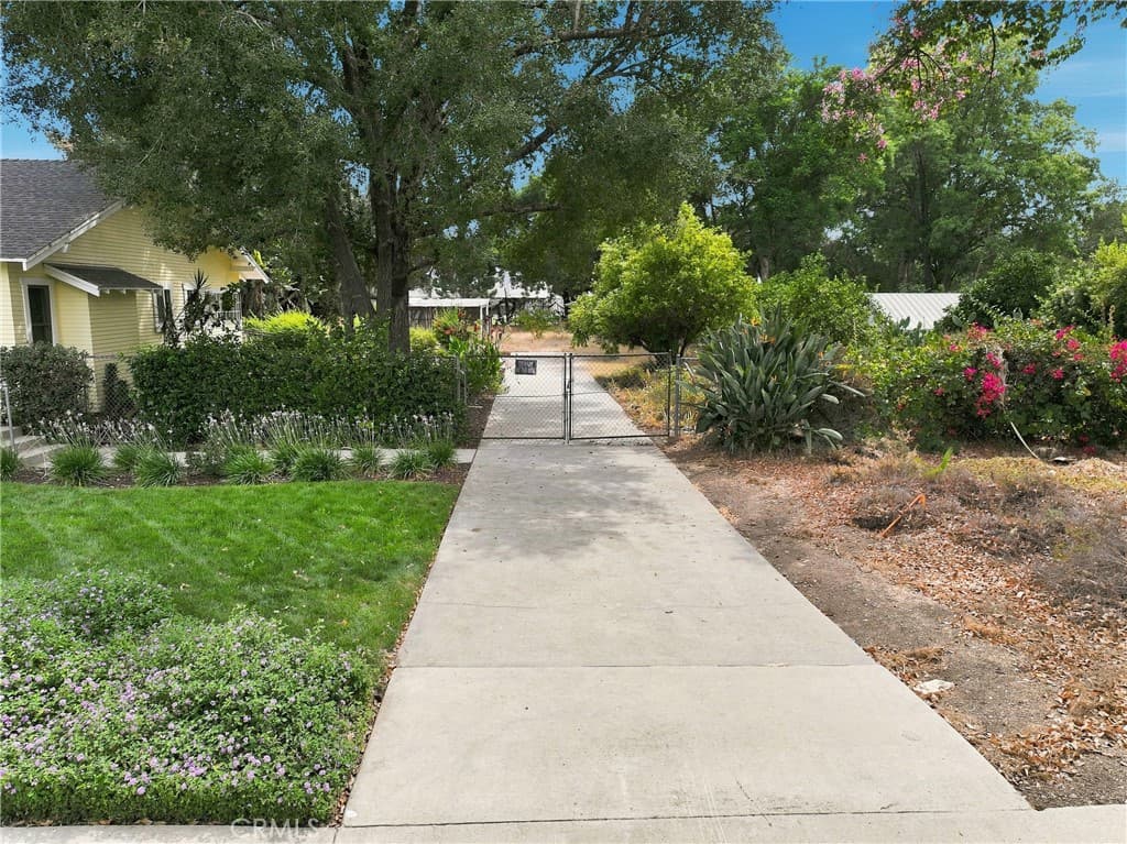 Home at 1436 3rd, La Verne — photo 9 of 12