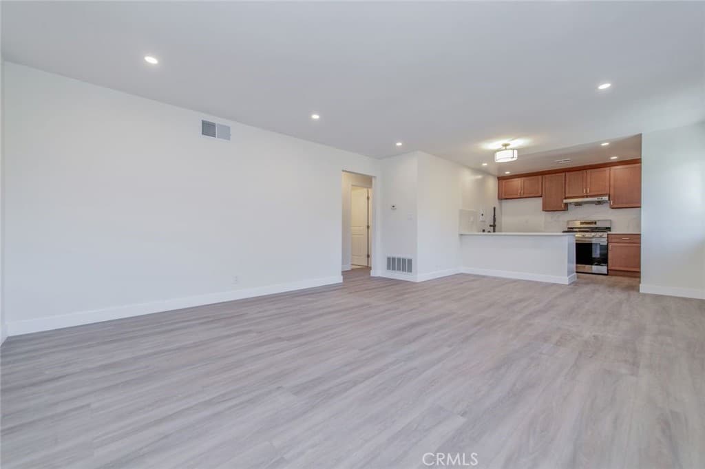 Condo at 18130 Via Amorosa 1, Rowland Heights — photo 4 of 10