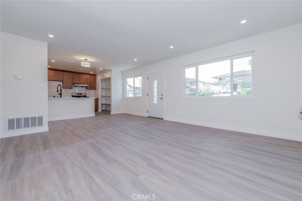Condo at 18130 Via Amorosa 1, Rowland Heights — photo 5 of 10