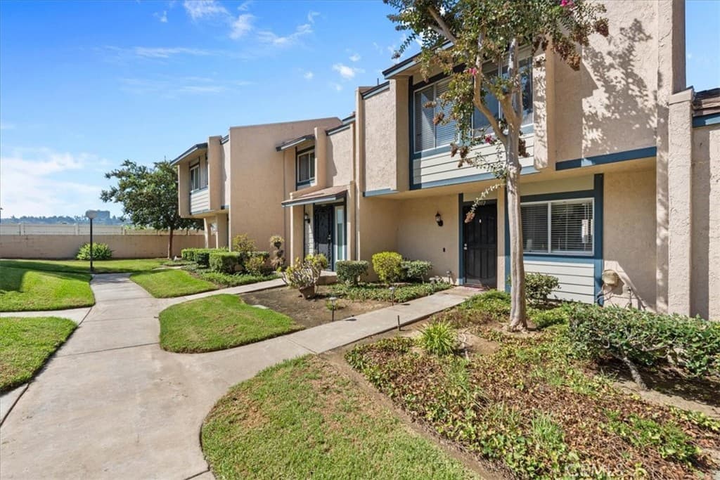 Condo at 1002 Harrington, West Covina — photo 4 of 12