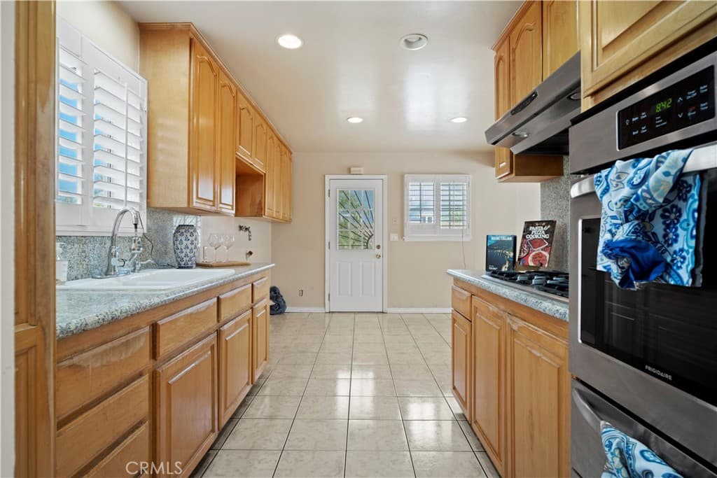 Home at 1428 S farber Avenue, Glendora — photo 3 of 12