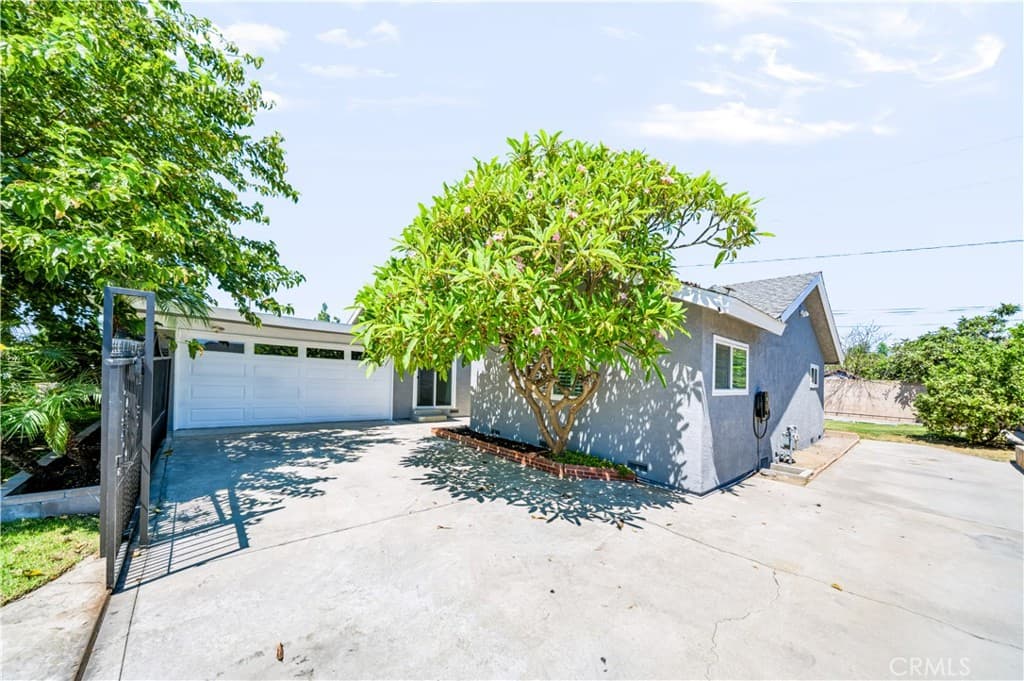 Home at 533 E Covina, Covina — photo 3 of 12