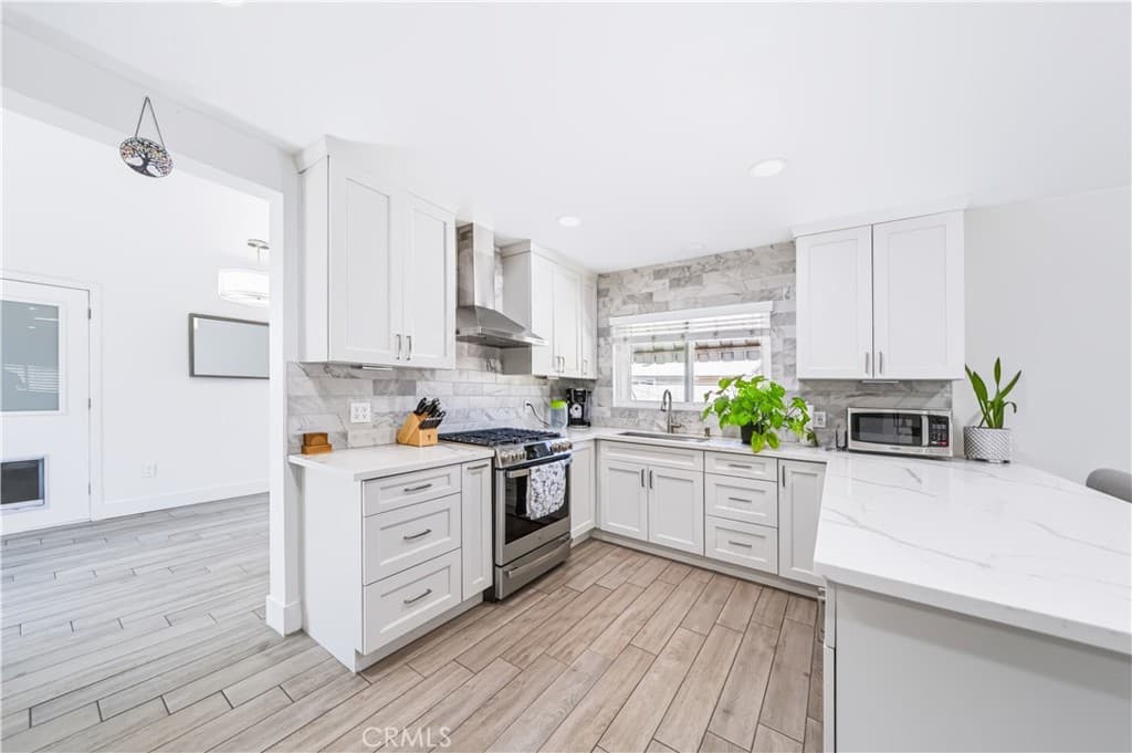 Home at 533 E Covina, Covina — photo 10 of 12