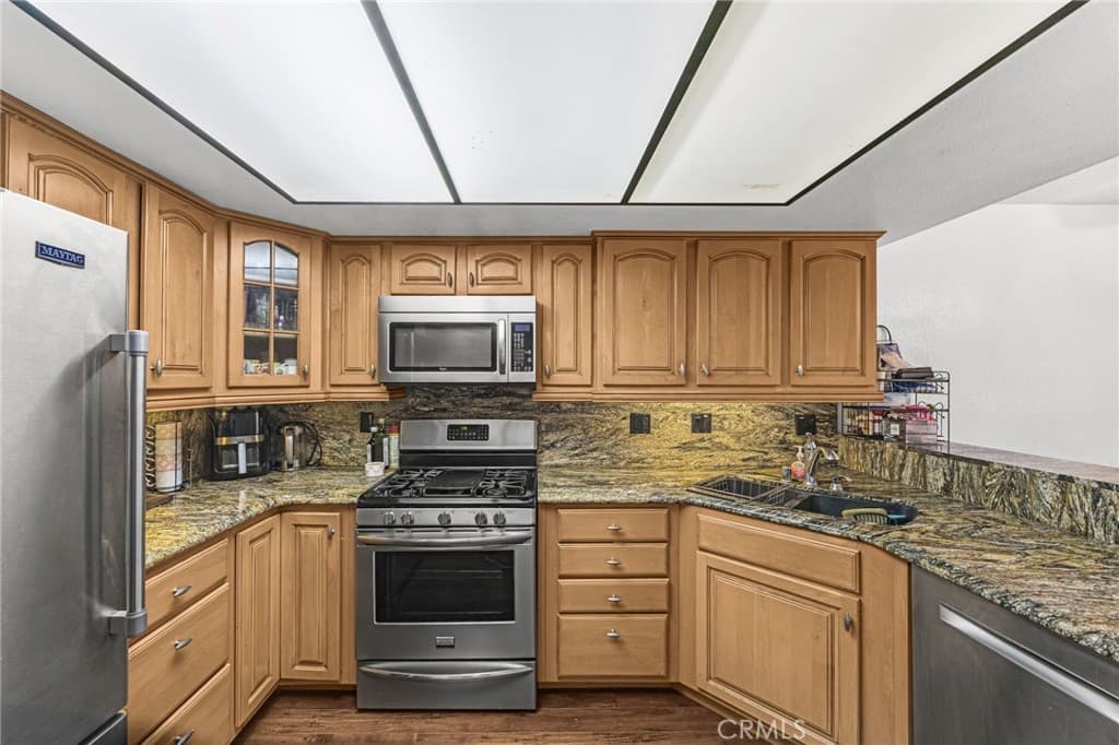 Townhouse at 13850 Ramona, Baldwin Park — photo 9 of 12