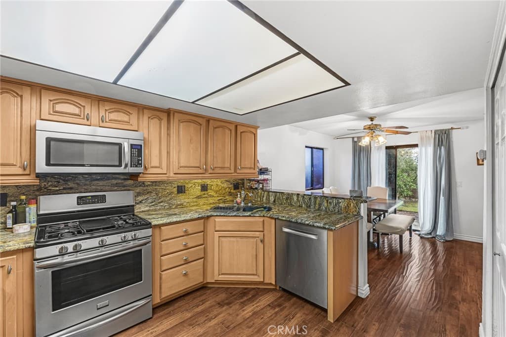 Townhouse at 13850 Ramona, Baldwin Park — photo 10 of 12