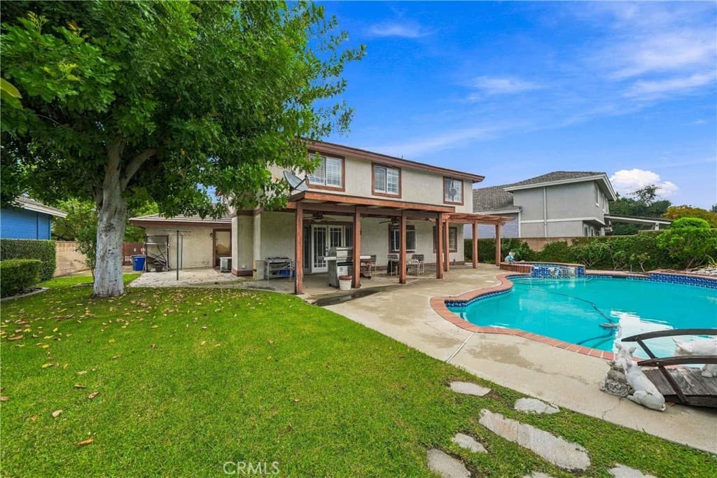 Home at 530 E Payson, Glendora — photo 3 of 12