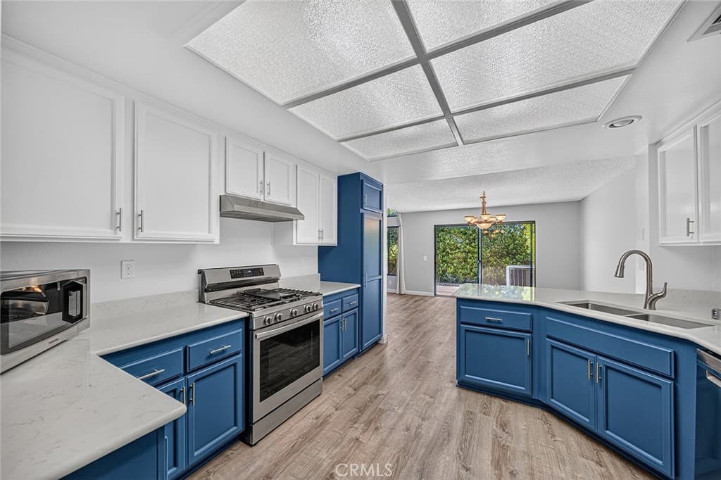Condo at 1902 Cobblefield, Glendora — photo 2 of 12