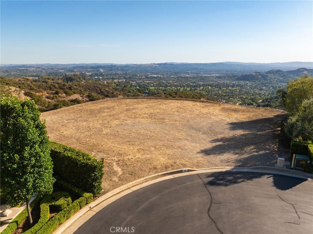 Home at 662 Oakhill Drive, Glendora — photo 3 of 12