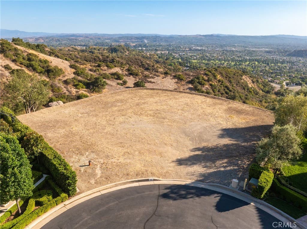 Home at 662 Oakhill Drive, Glendora — photo 4 of 12