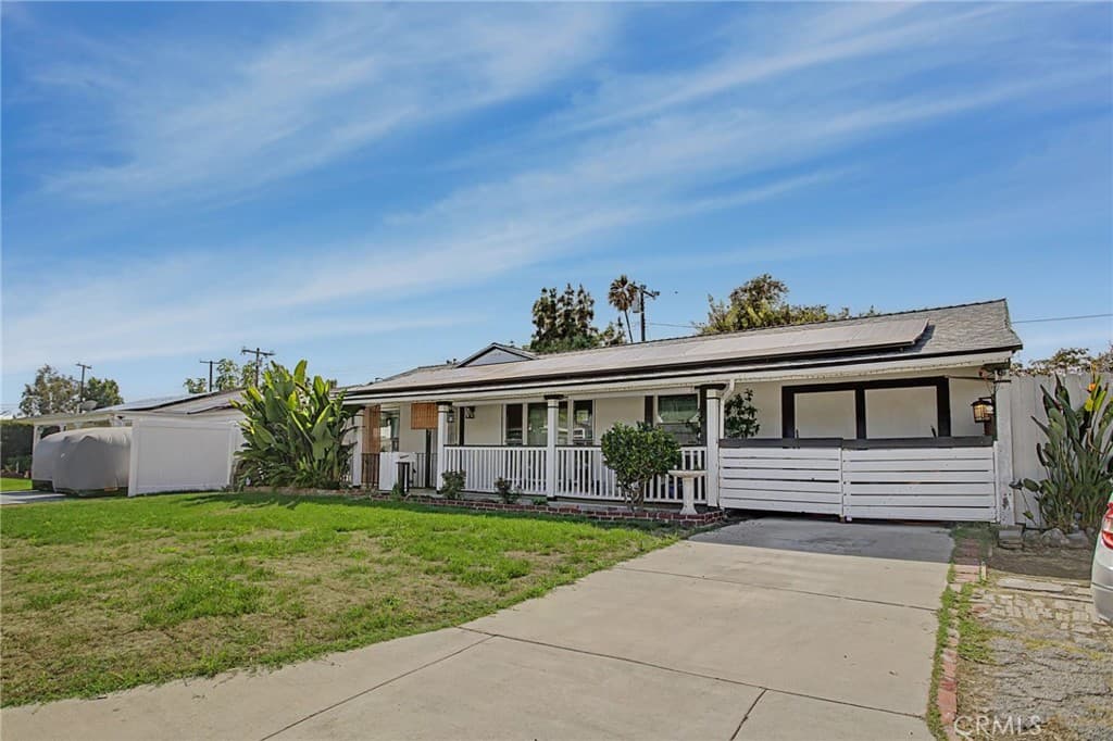 Home at 907 S Danehurst, Glendora — photo 3 of 5