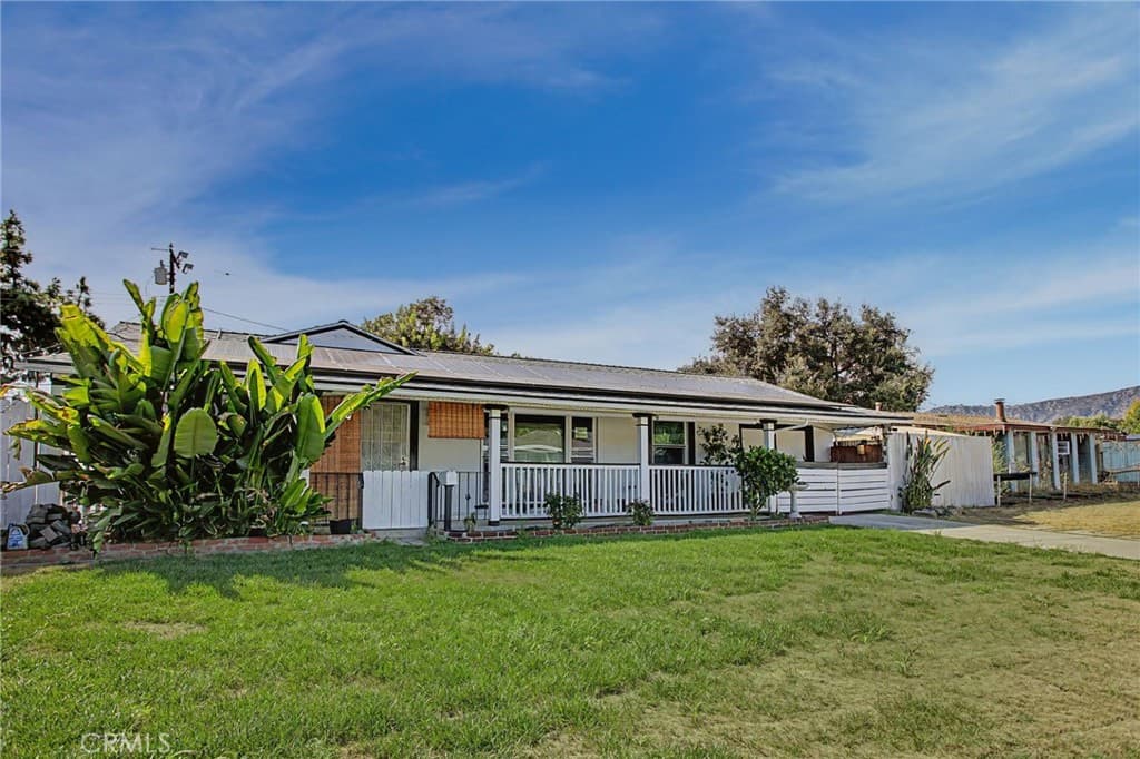 Home at 907 S Danehurst, Glendora — photo 4 of 5