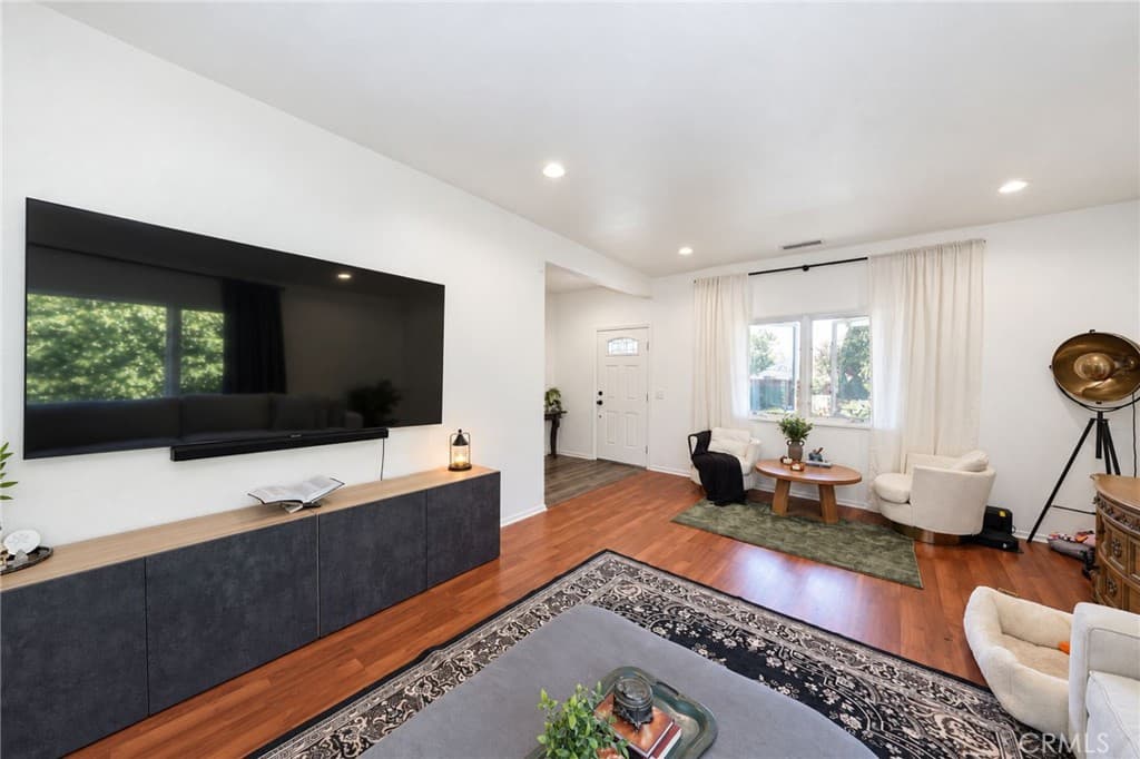 Home at 435 W 2nd, San Dimas — photo 8 of 12