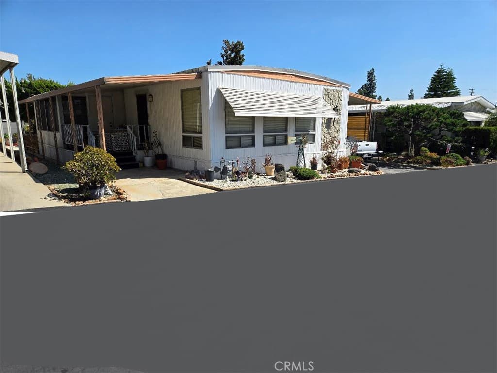 Home at 840 Foothill Boulevard E 182, Azusa — photo 2 of 12